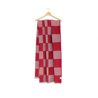Merino deka šedo červená, kostky 150 x 200 cm