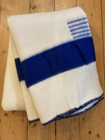 Vlněná deka extra silná bíla s modrým pruhem 160 x 220 cm